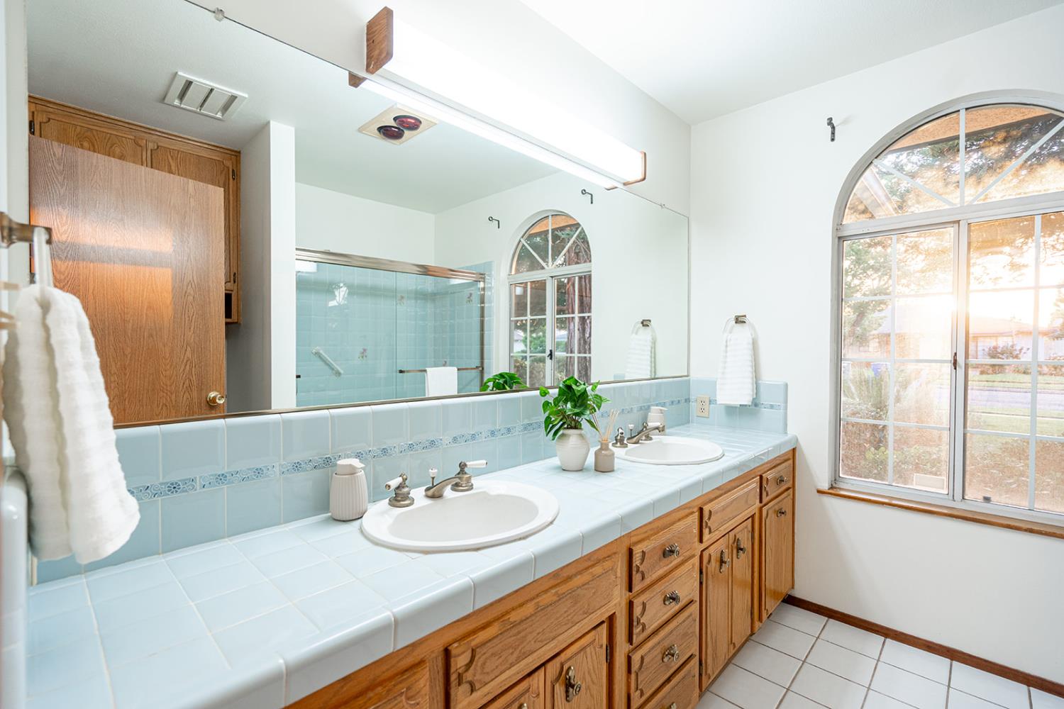 7522 N Mansionette Dr, Fresno, CA 93720