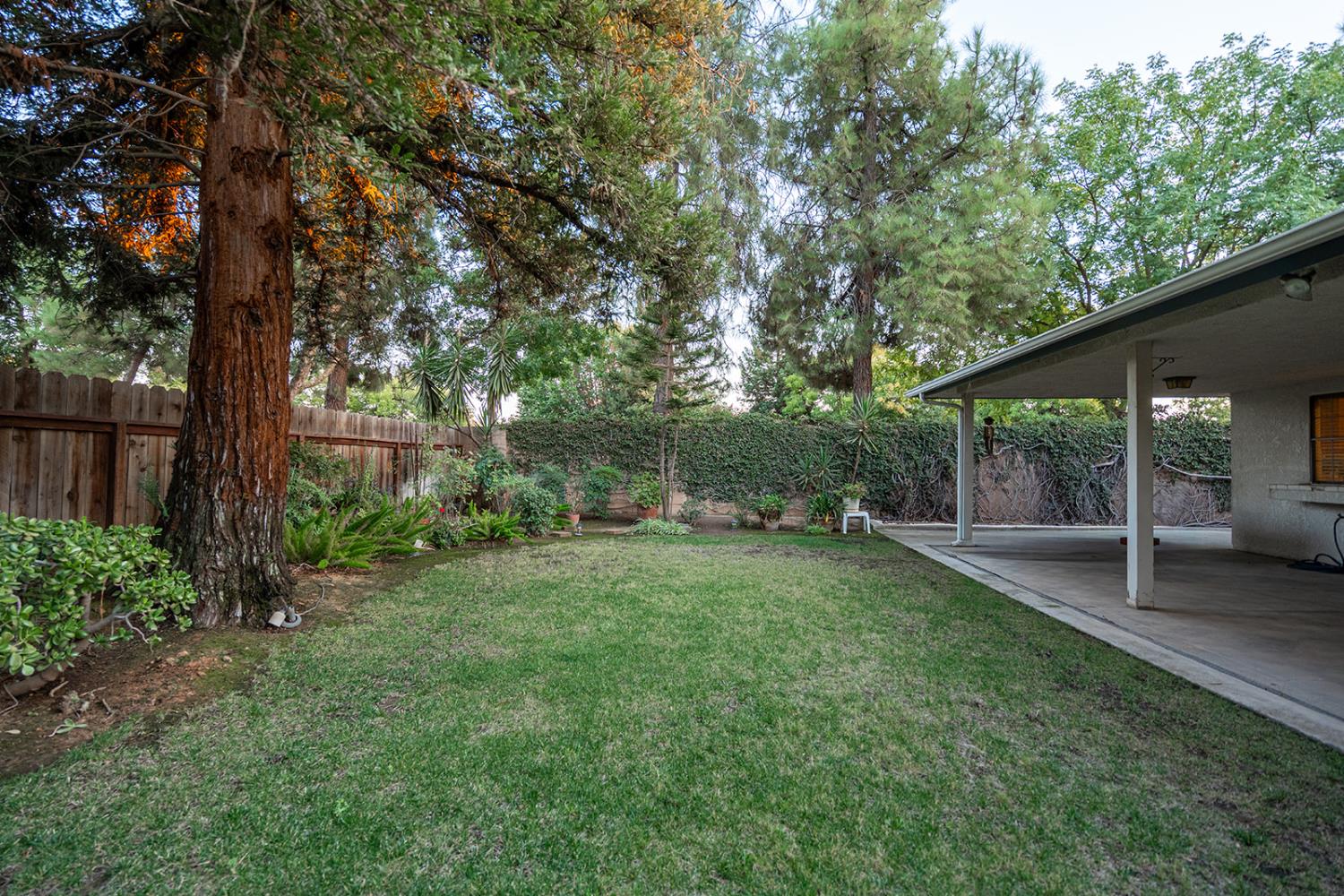7522 N Mansionette Dr, Fresno, CA 93720