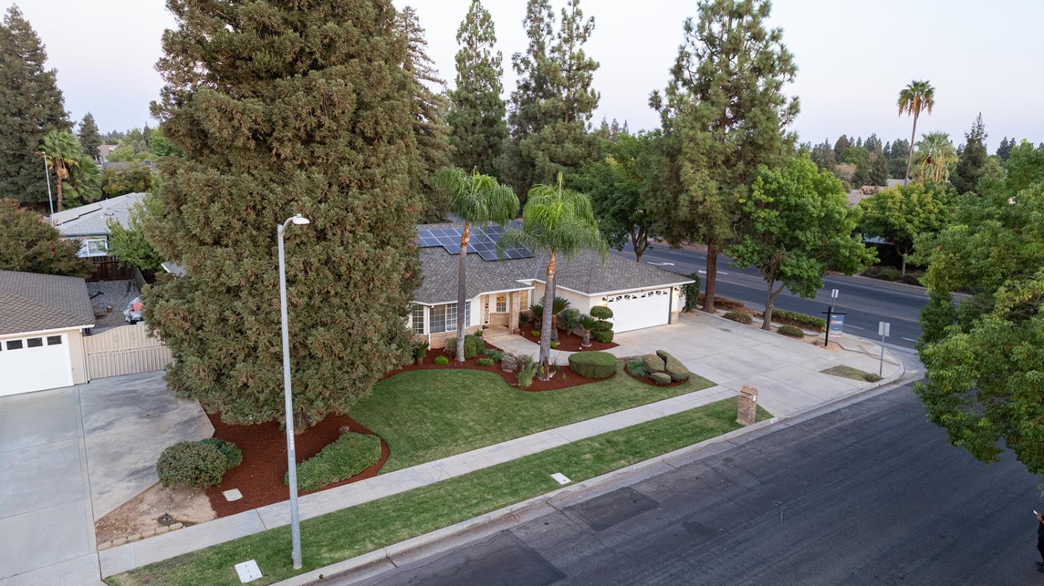 7522 N Mansionette Dr, Fresno, CA 93720