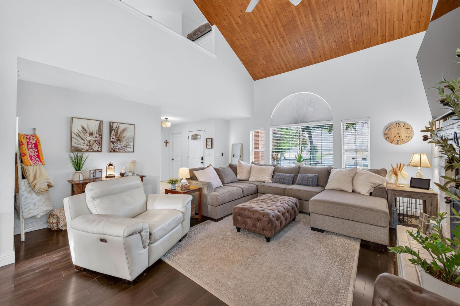 9365 N Archie Ave, Fresno, CA 93720