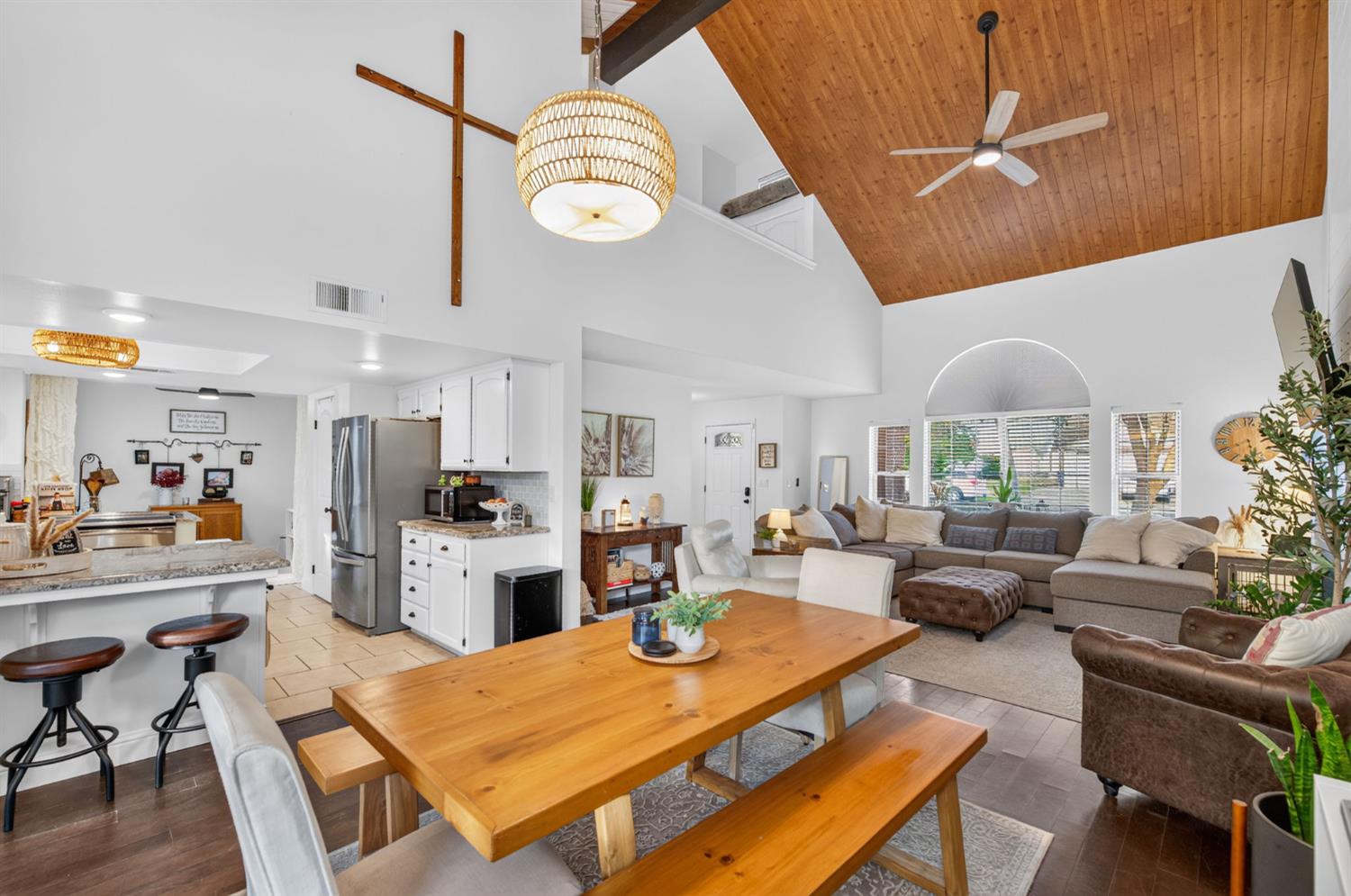 9365 N Archie Ave, Fresno, CA 93720