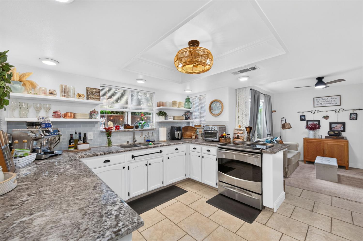 9365 N Archie Ave, Fresno, CA 93720