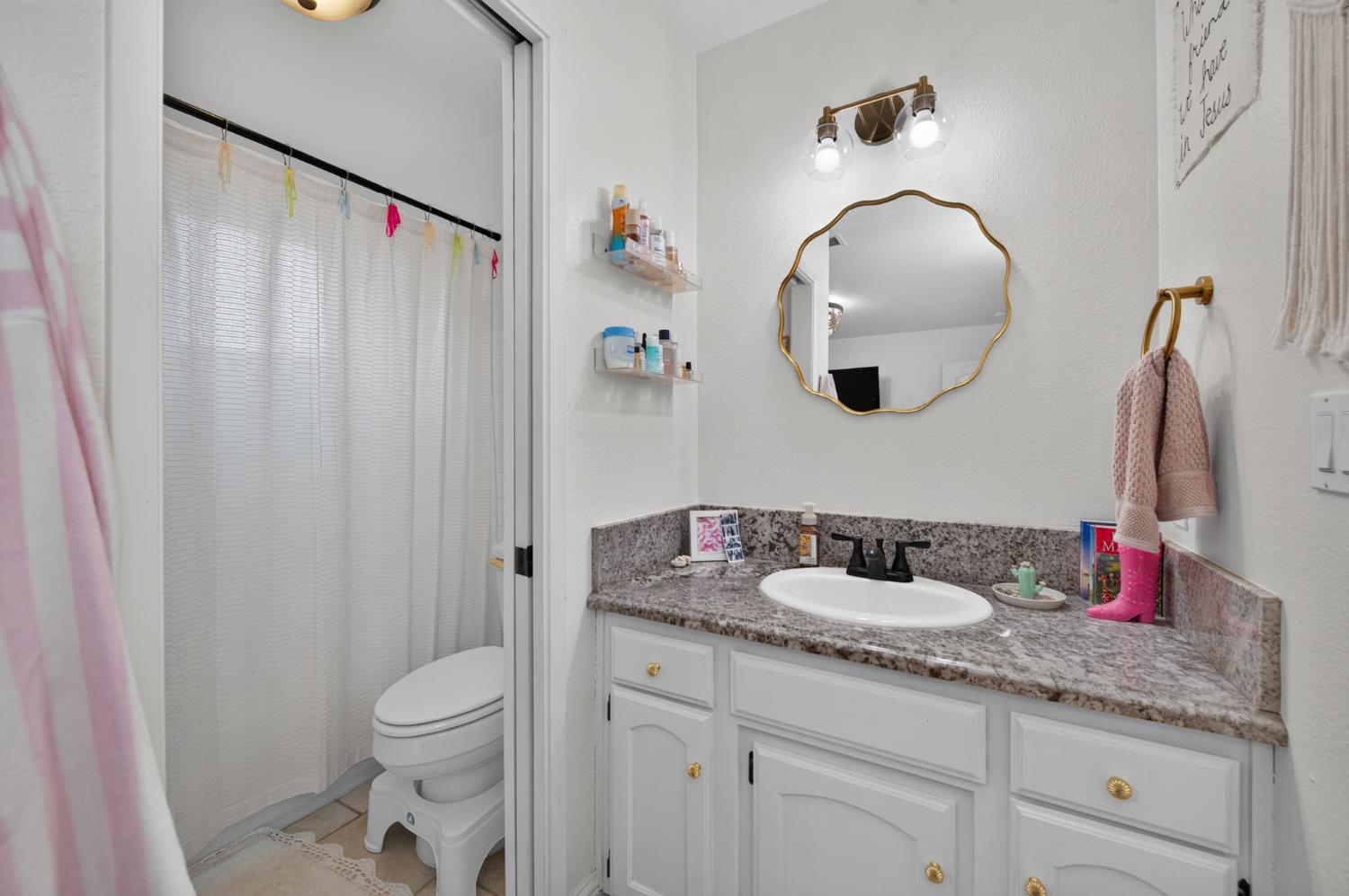 9365 N Archie Ave, Fresno, CA 93720