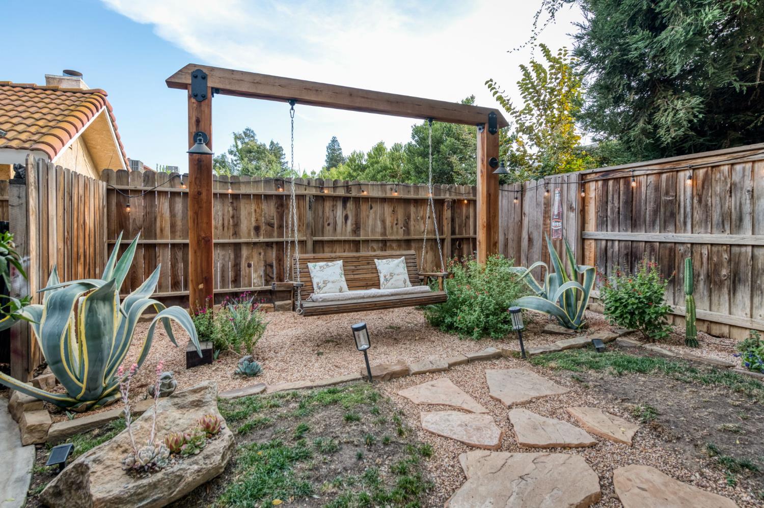 9365 N Archie Ave, Fresno, CA 93720
