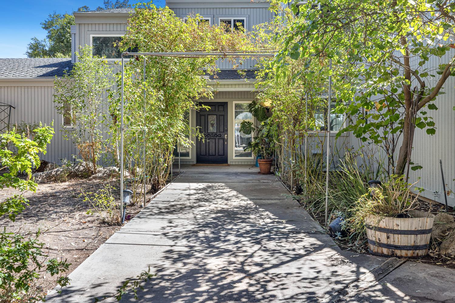 4606 N Kittyhawk Ave, Sanger, CA 93657