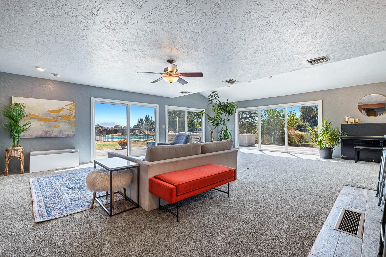 4606 N Kittyhawk Ave, Sanger, CA 93657