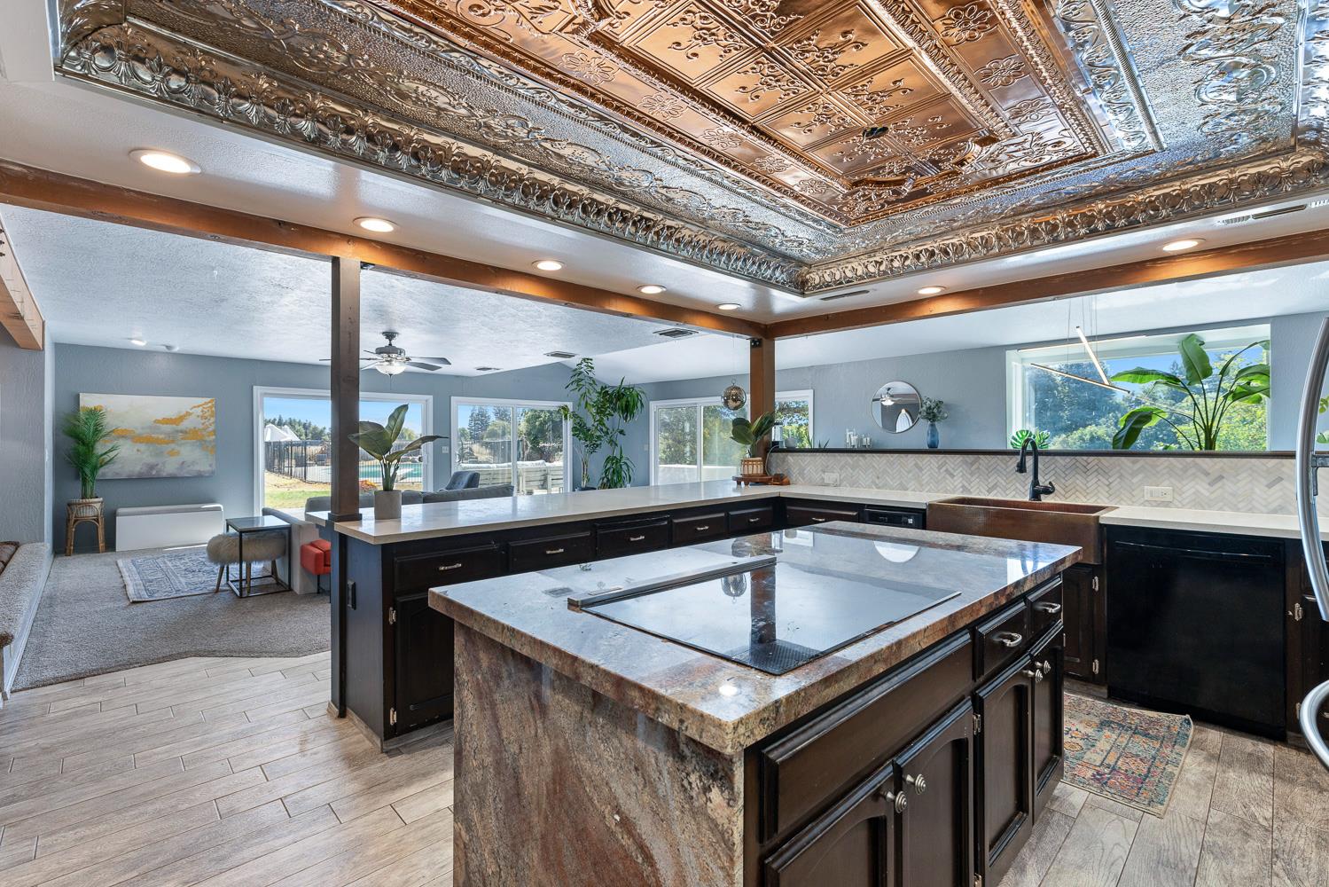 4606 N Kittyhawk Ave, Sanger, CA 93657