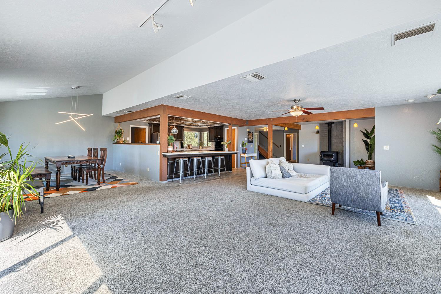 4606 N Kittyhawk Ave, Sanger, CA 93657