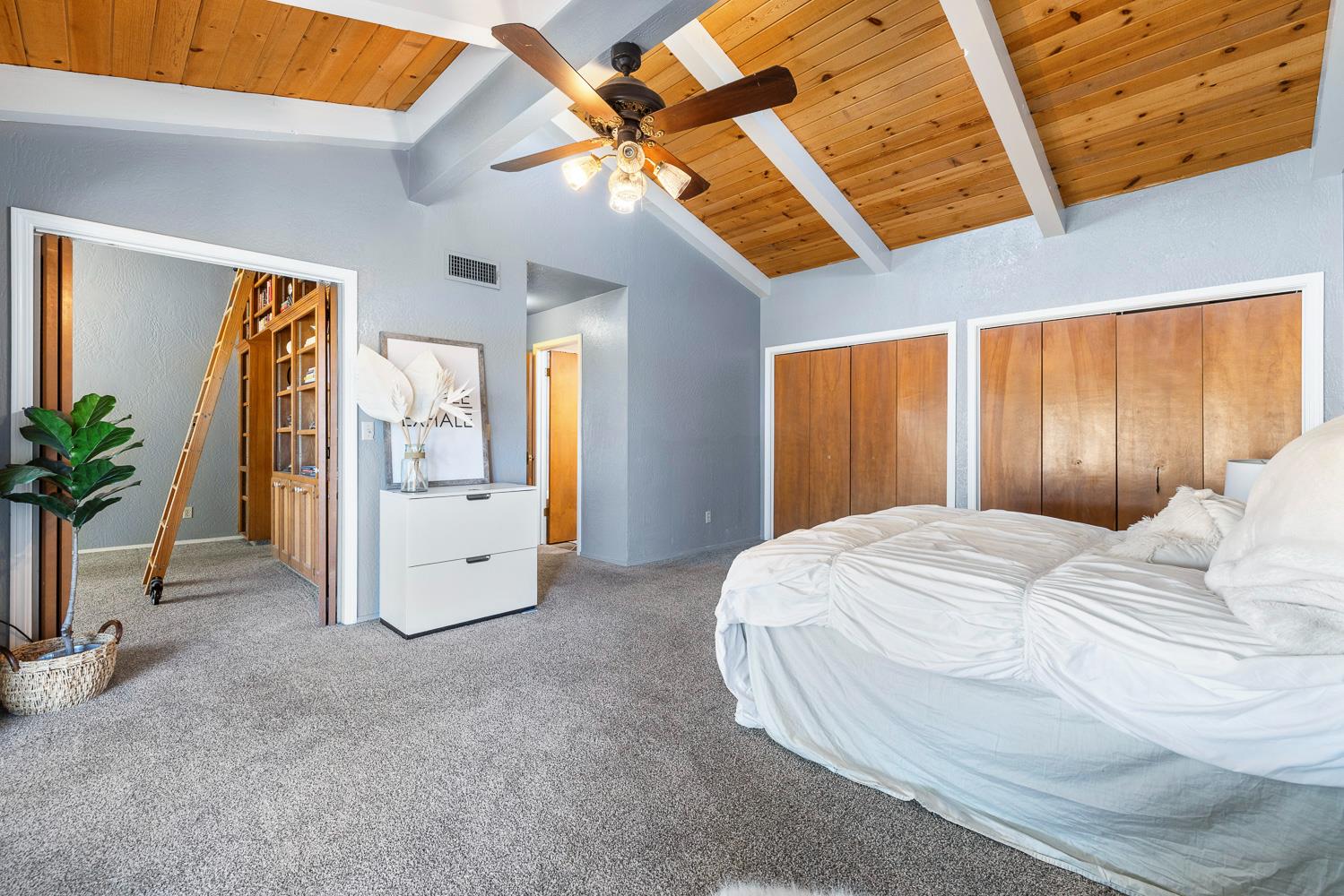 4606 N Kittyhawk Ave, Sanger, CA 93657