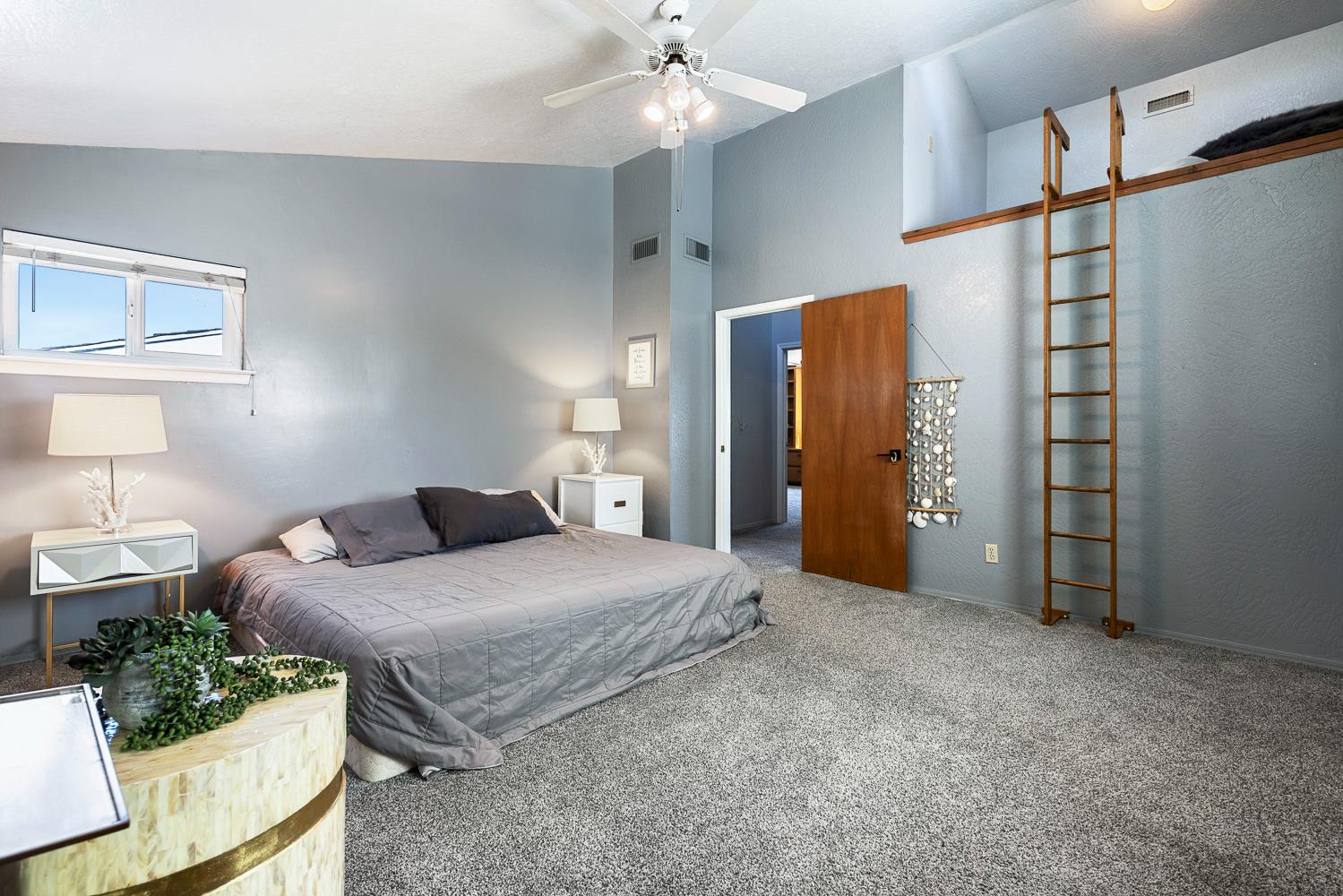 4606 N Kittyhawk Ave, Sanger, CA 93657