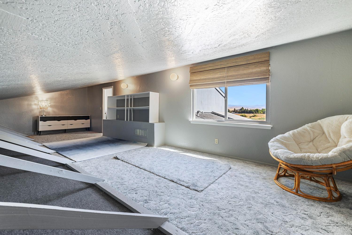 4606 N Kittyhawk Ave, Sanger, CA 93657