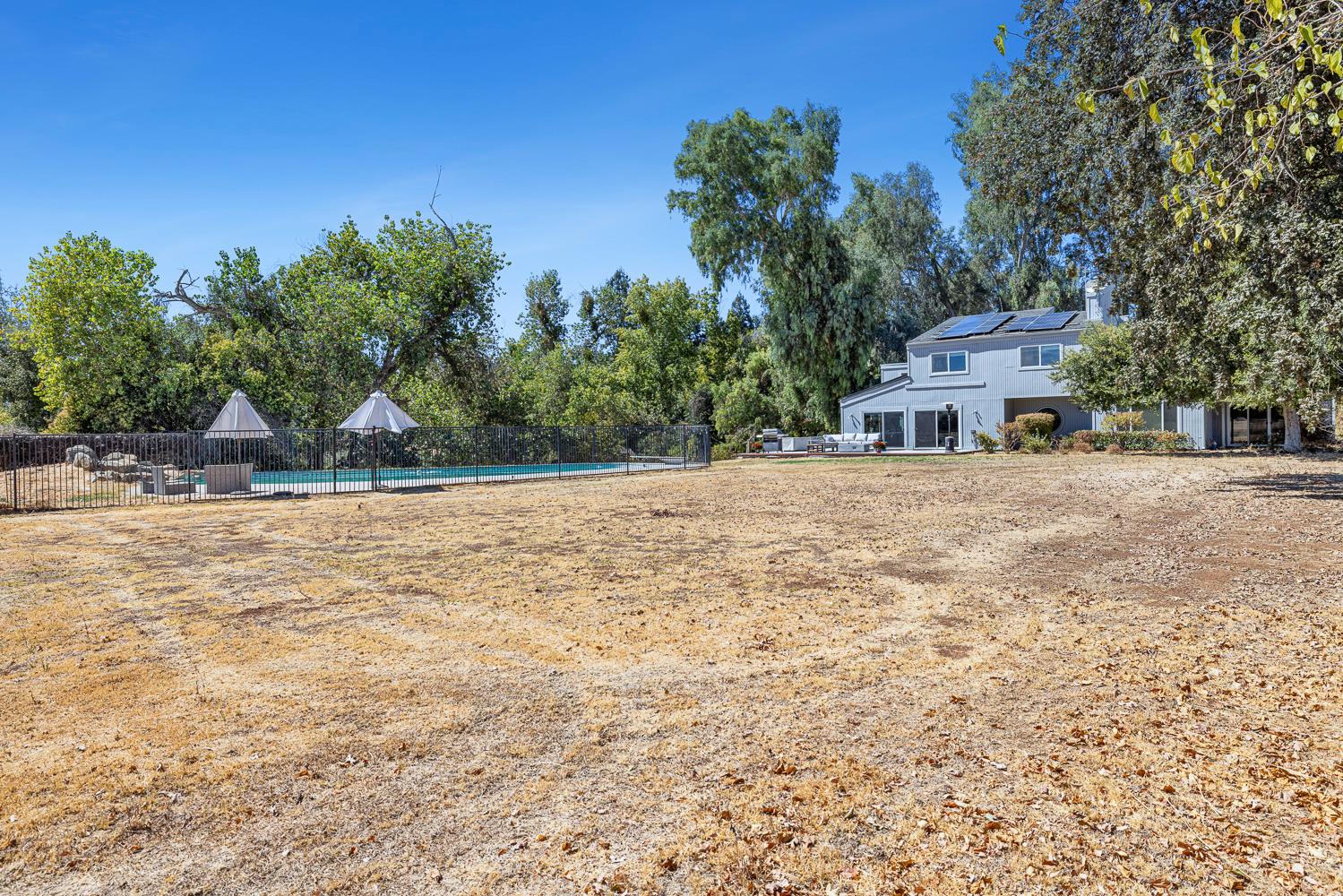 4606 N Kittyhawk Ave, Sanger, CA 93657