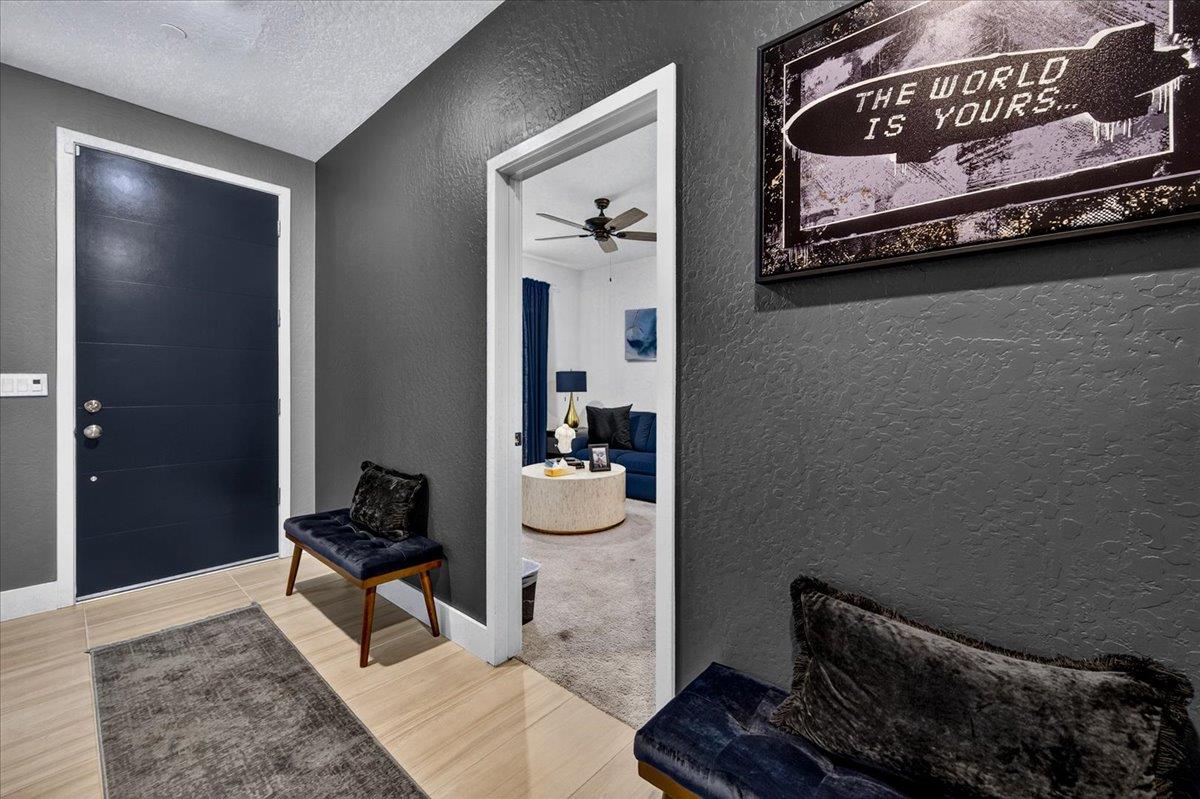 10910 N Honey Suckle Dr, Fresno, CA 93730
