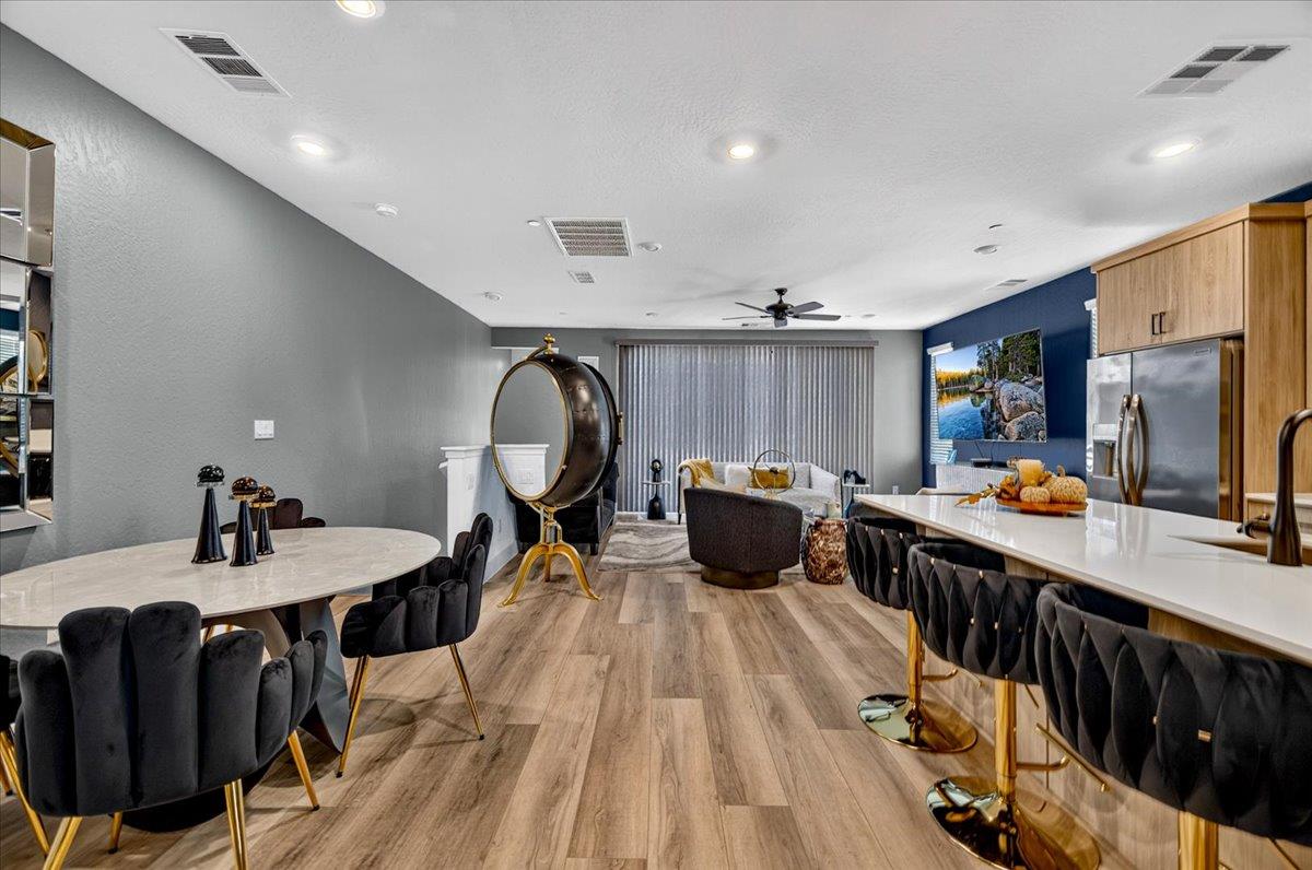 10910 N Honey Suckle Dr, Fresno, CA 93730
