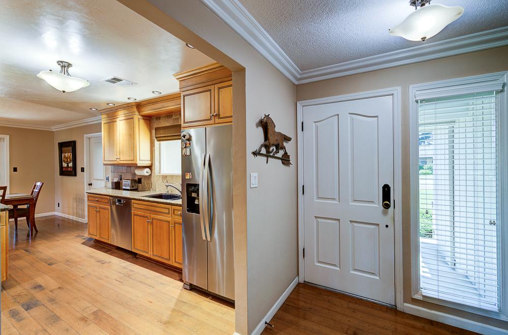 824 W Herbert Ave, Reedley, CA 93654