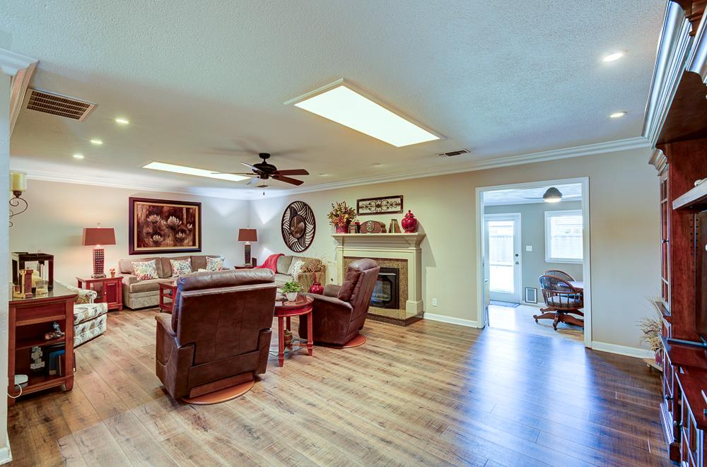 824 W Herbert Ave, Reedley, CA 93654
