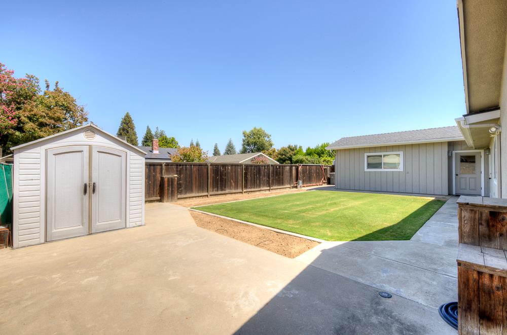 824 W Herbert Ave, Reedley, CA 93654