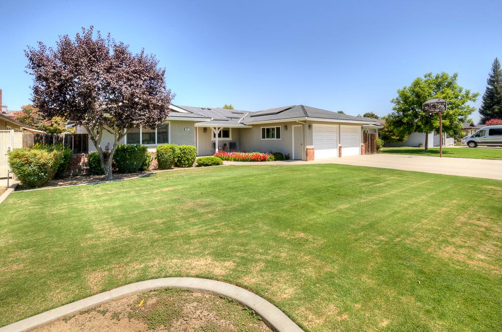 824 W Herbert Ave, Reedley, CA 93654