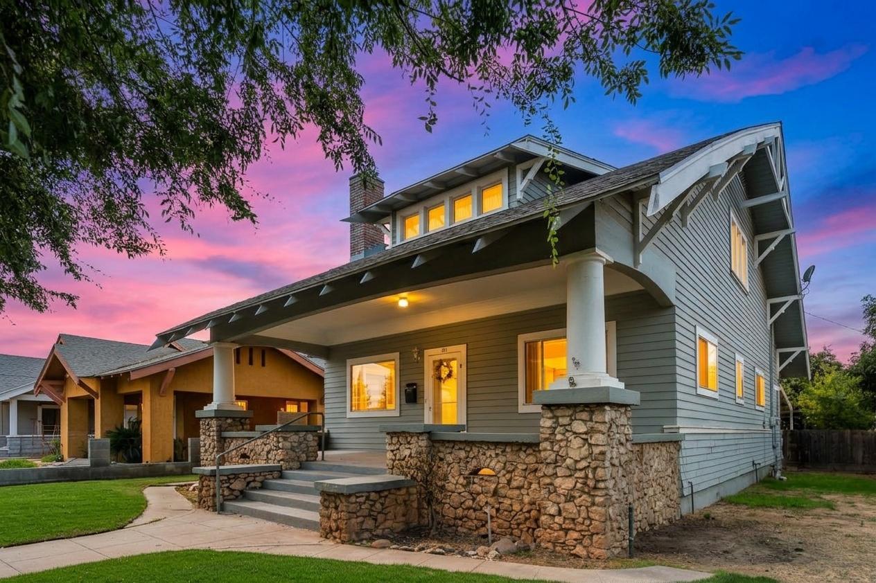 511 N St, Sanger, CA 93657