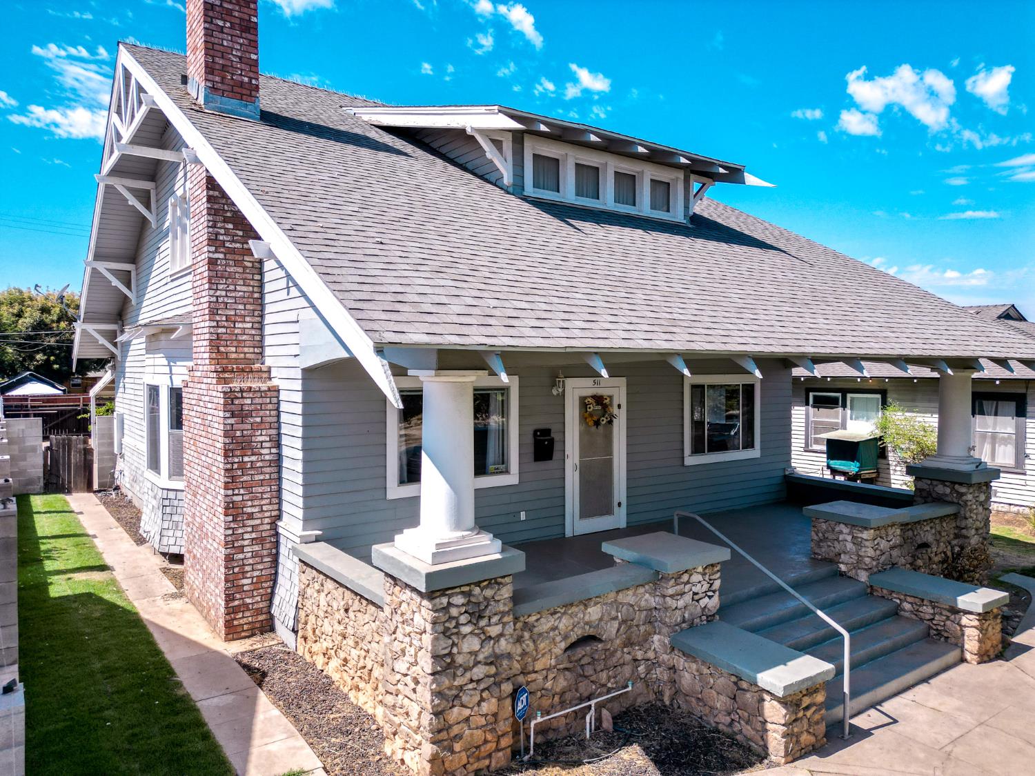 511 N St, Sanger, CA 93657