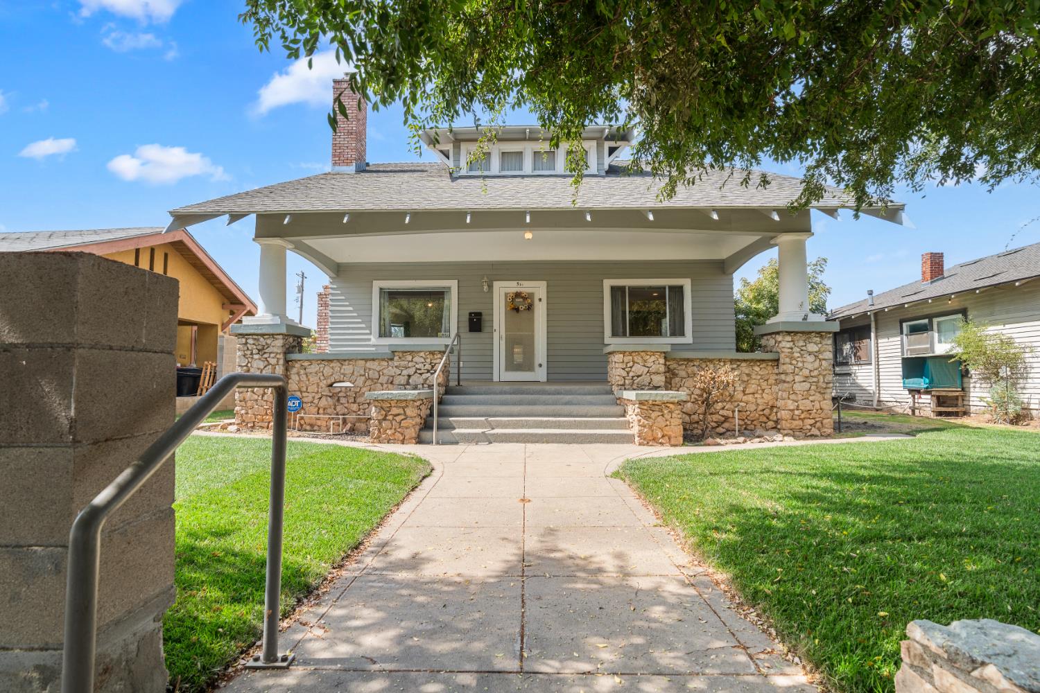 511 N St, Sanger, CA 93657