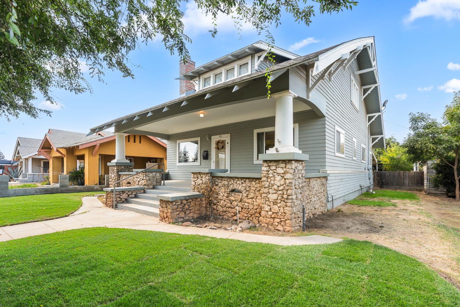 511 N St, Sanger, CA 93657