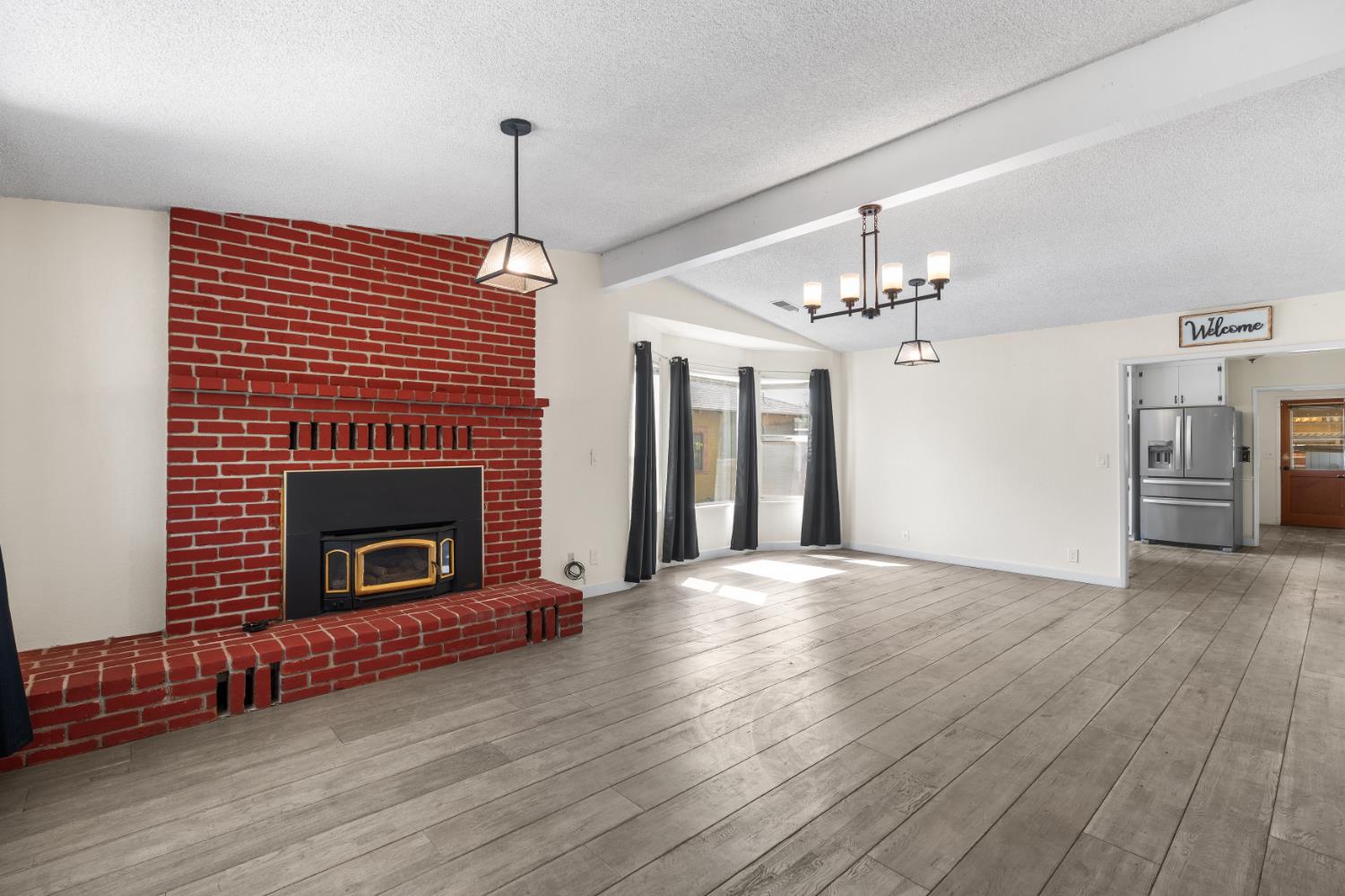 511 N St, Sanger, CA 93657