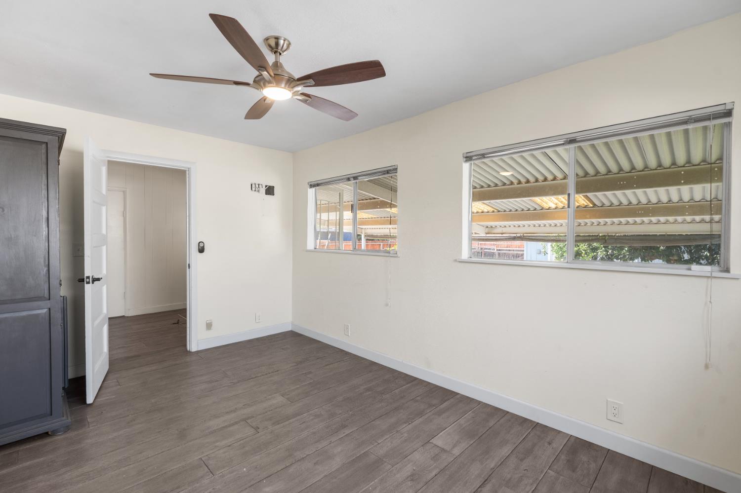 511 N St, Sanger, CA 93657