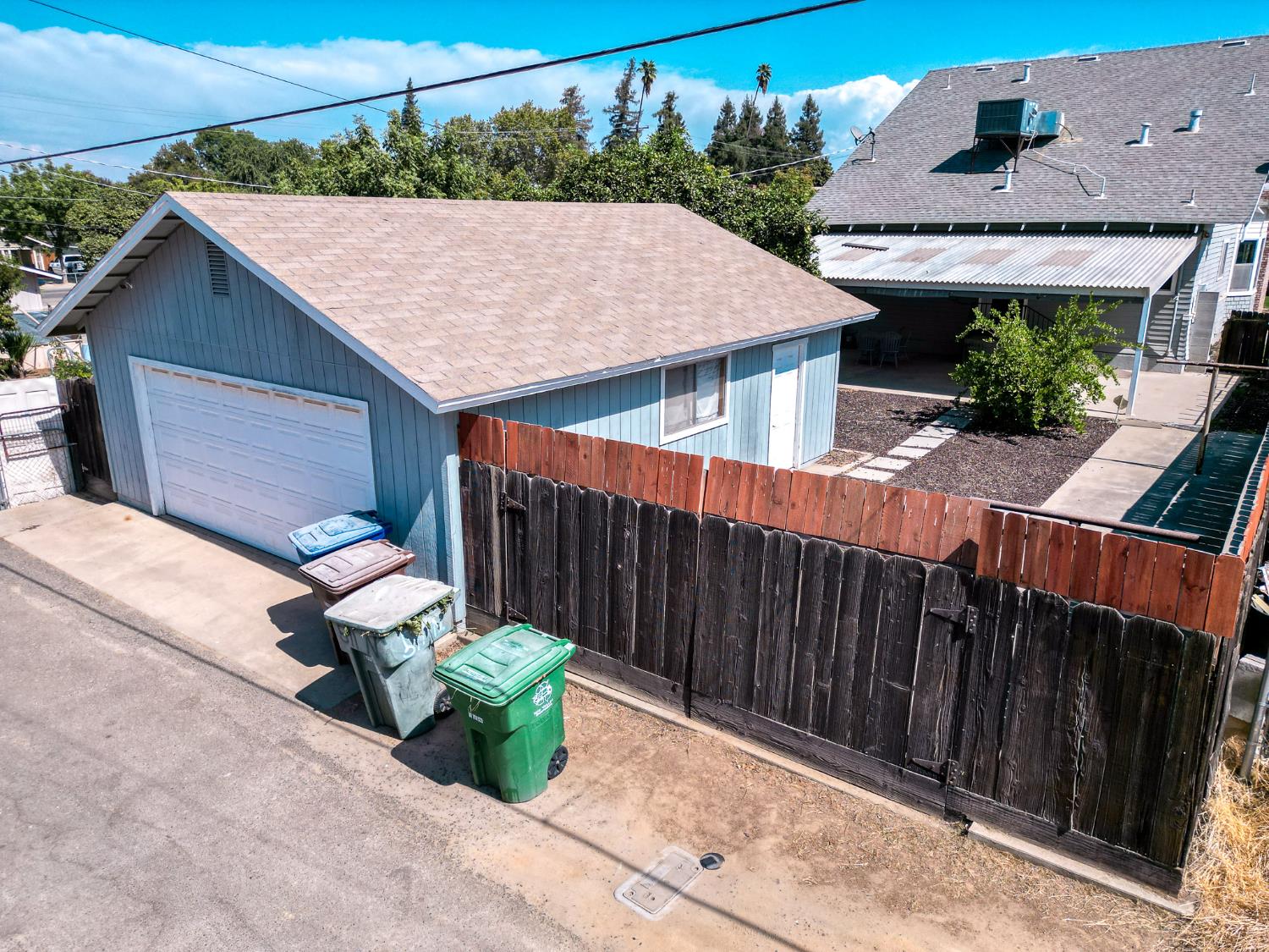 511 N St, Sanger, CA 93657