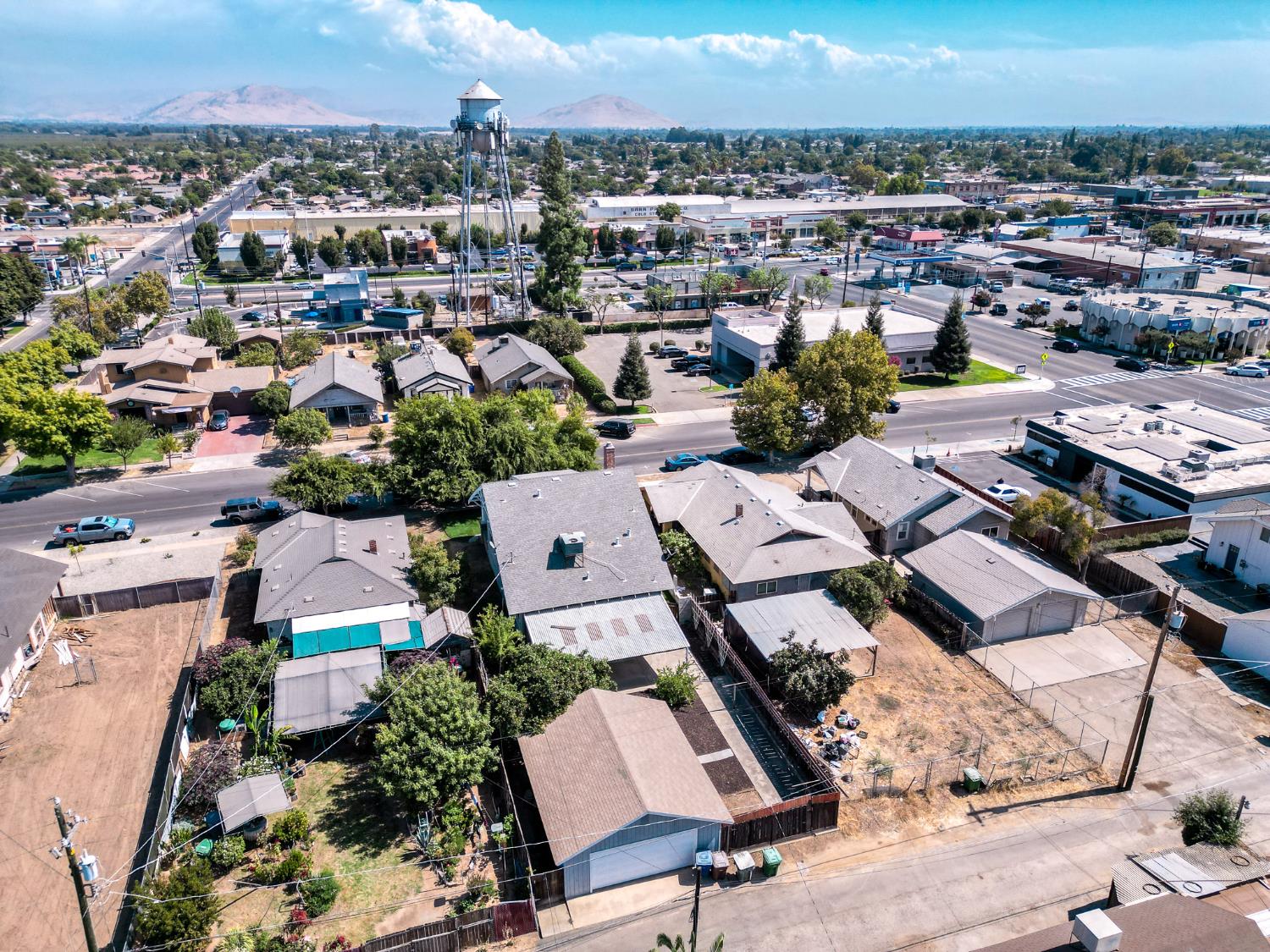 511 N St, Sanger, CA 93657