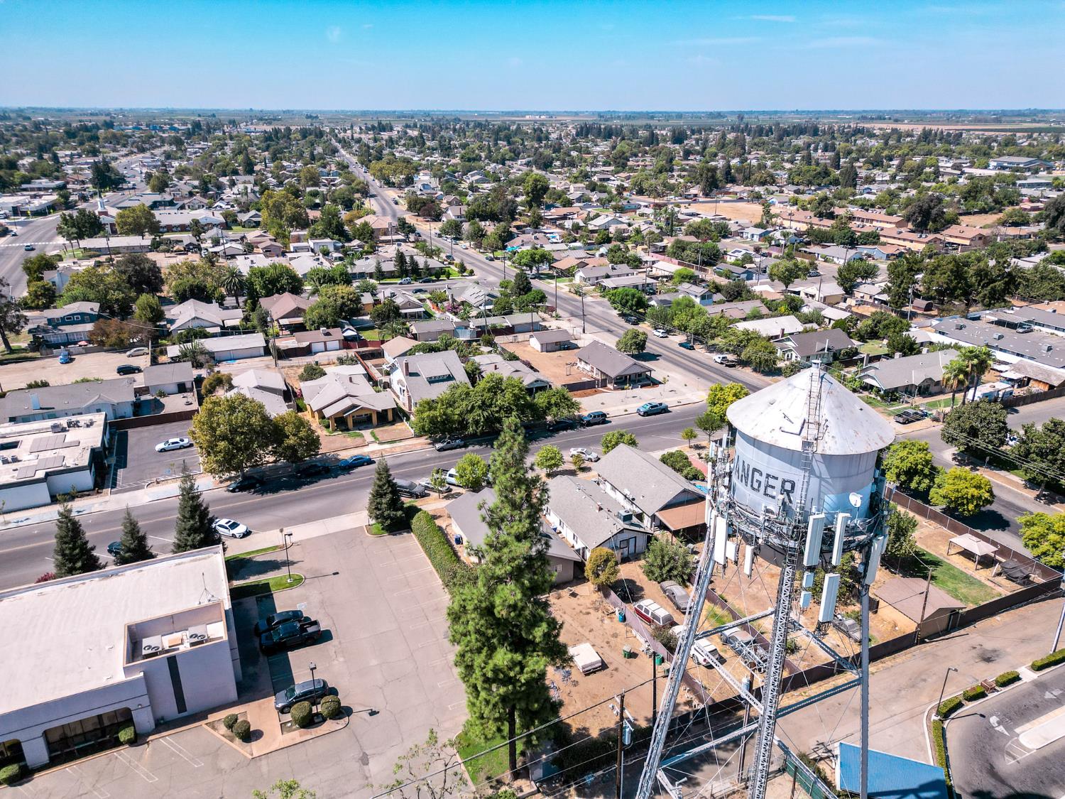 511 N St, Sanger, CA 93657