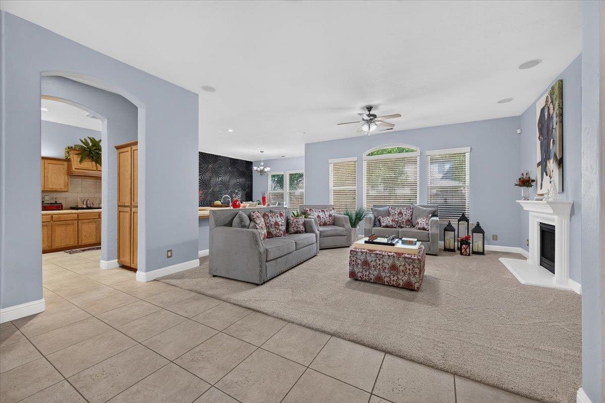 6580 W Wrenwood Ln, Fresno, CA 93723