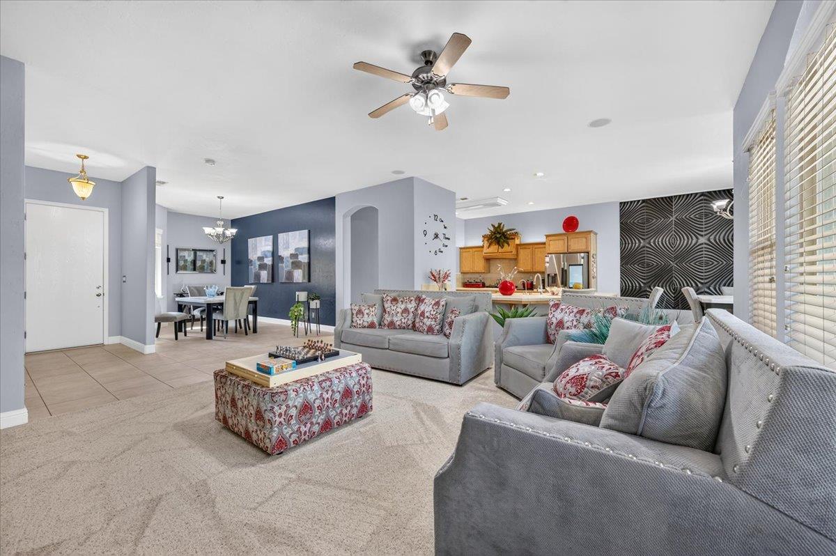 6580 W Wrenwood Ln, Fresno, CA 93723