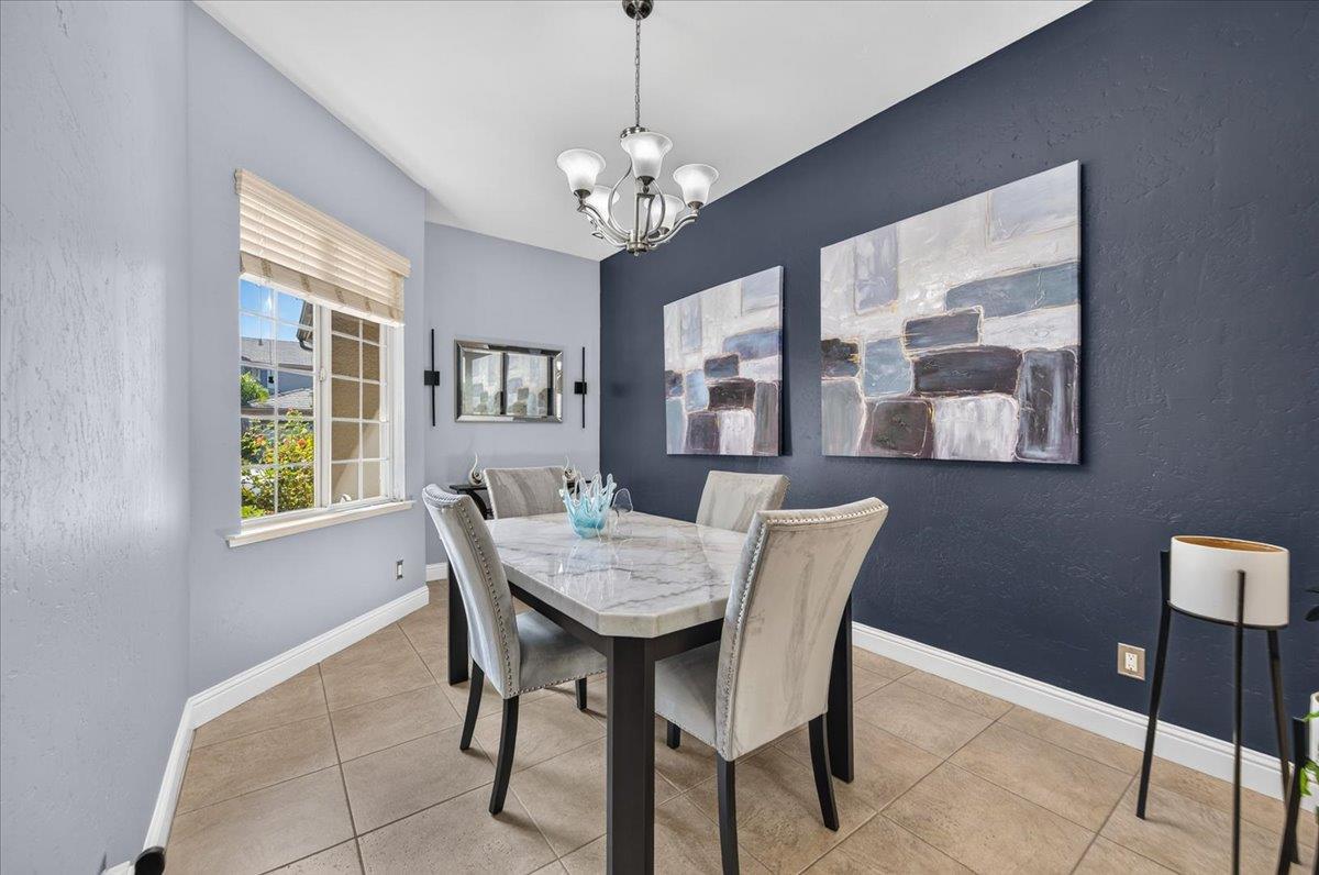 6580 W Wrenwood Ln, Fresno, CA 93723