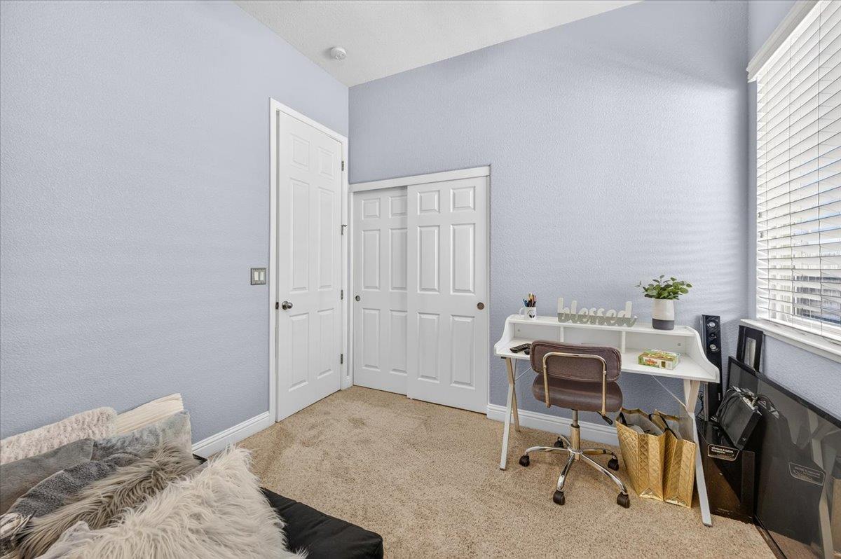 6580 W Wrenwood Ln, Fresno, CA 93723