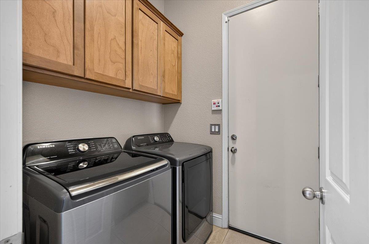 6580 W Wrenwood Ln, Fresno, CA 93723