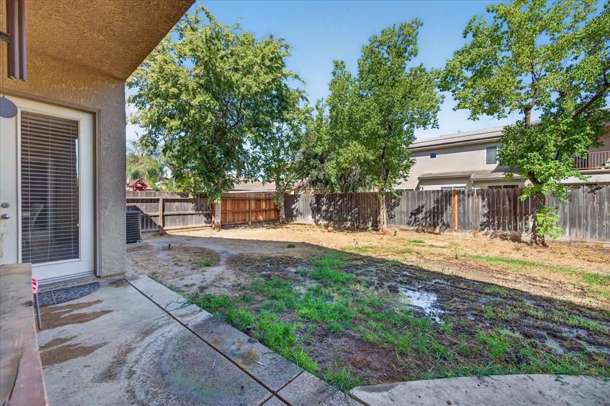6580 W Wrenwood Ln, Fresno, CA 93723