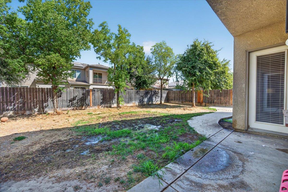 6580 W Wrenwood Ln, Fresno, CA 93723