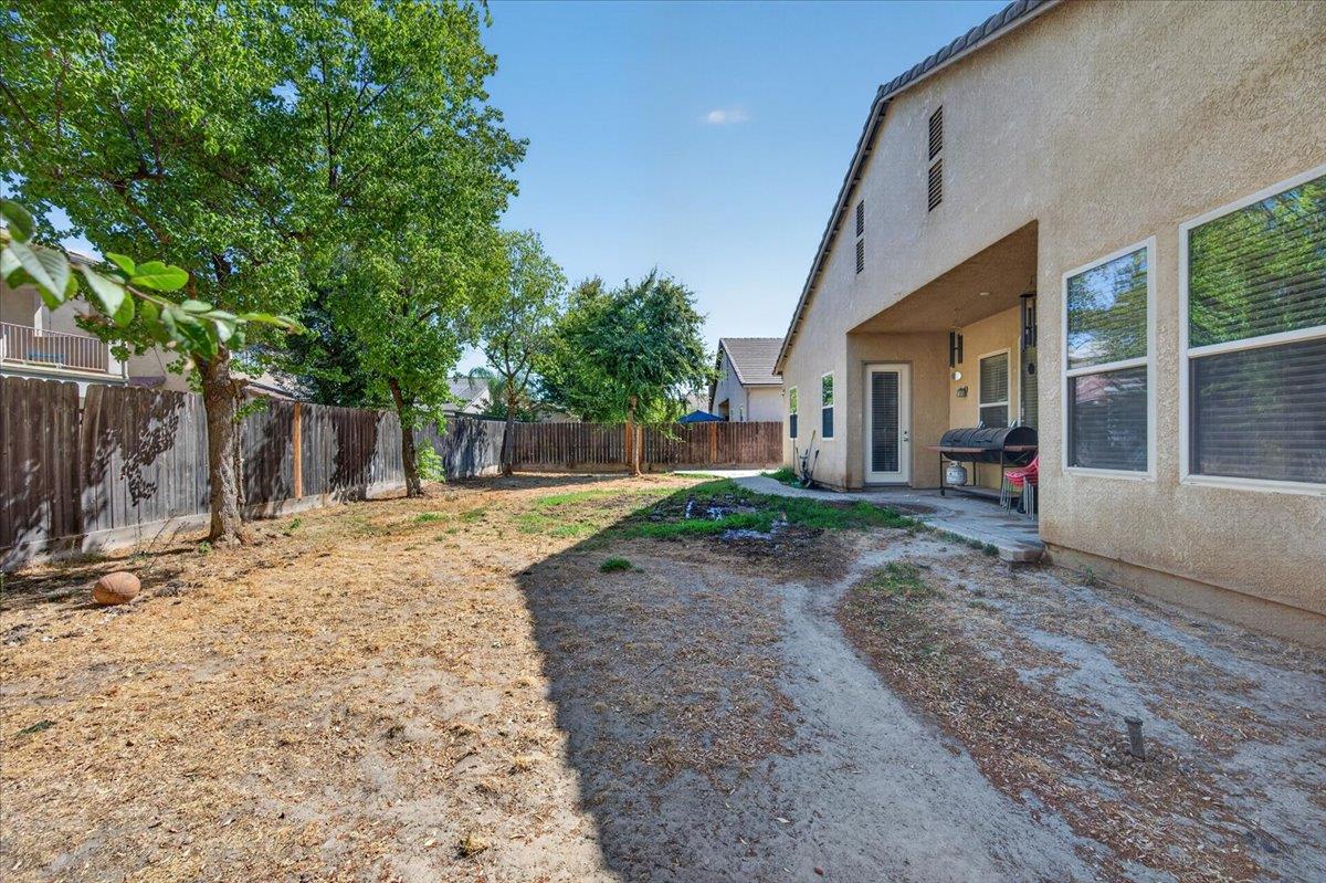 6580 W Wrenwood Ln, Fresno, CA 93723