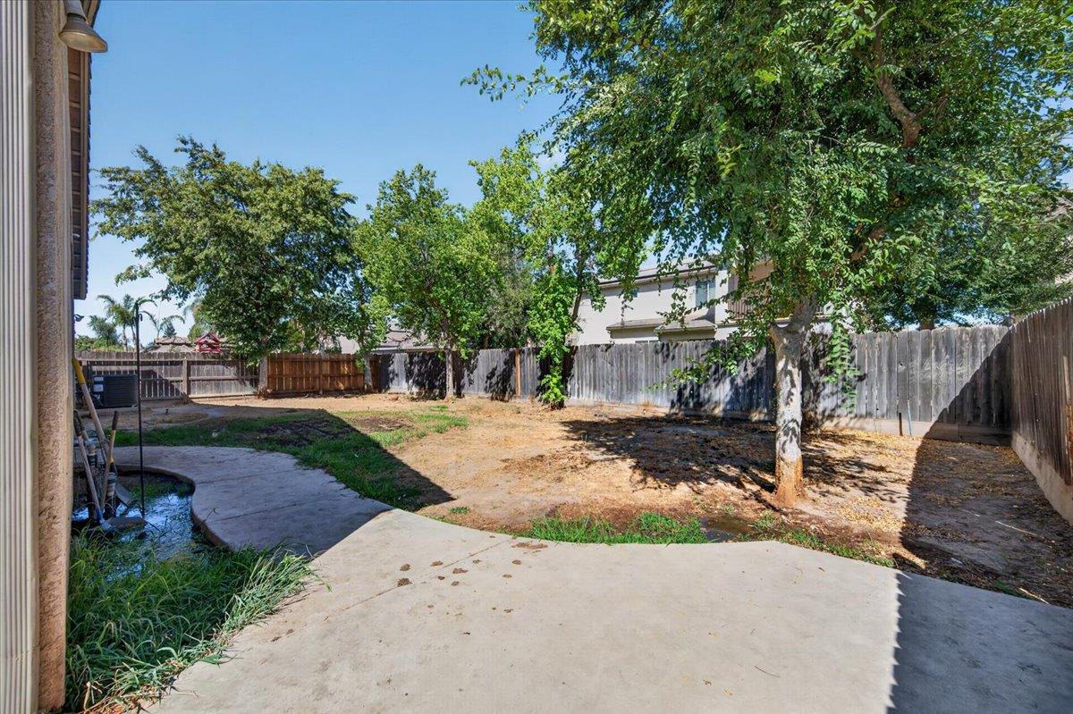 6580 W Wrenwood Ln, Fresno, CA 93723