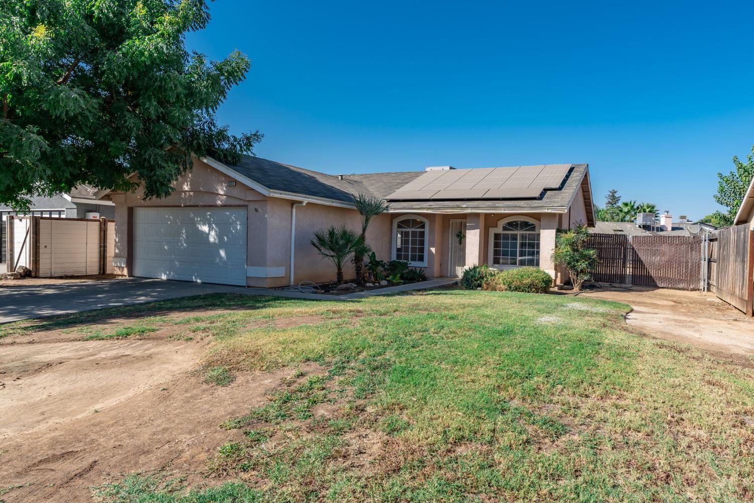 2332 S Karen Ave, Fresno, CA 93725