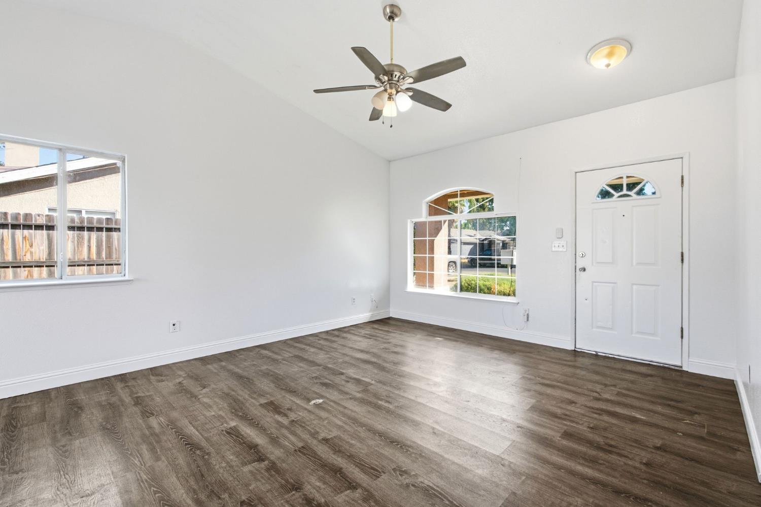 2332 S Karen Ave, Fresno, CA 93725