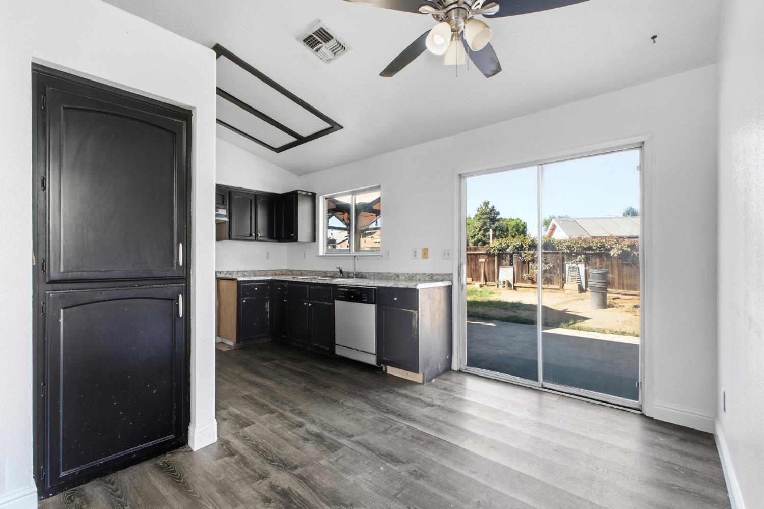 2332 S Karen Ave, Fresno, CA 93725