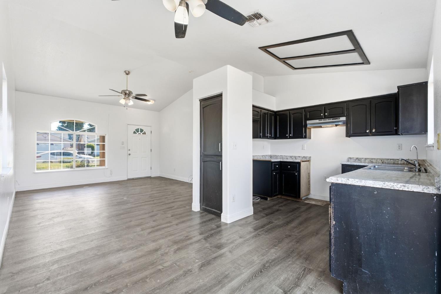 2332 S Karen Ave, Fresno, CA 93725