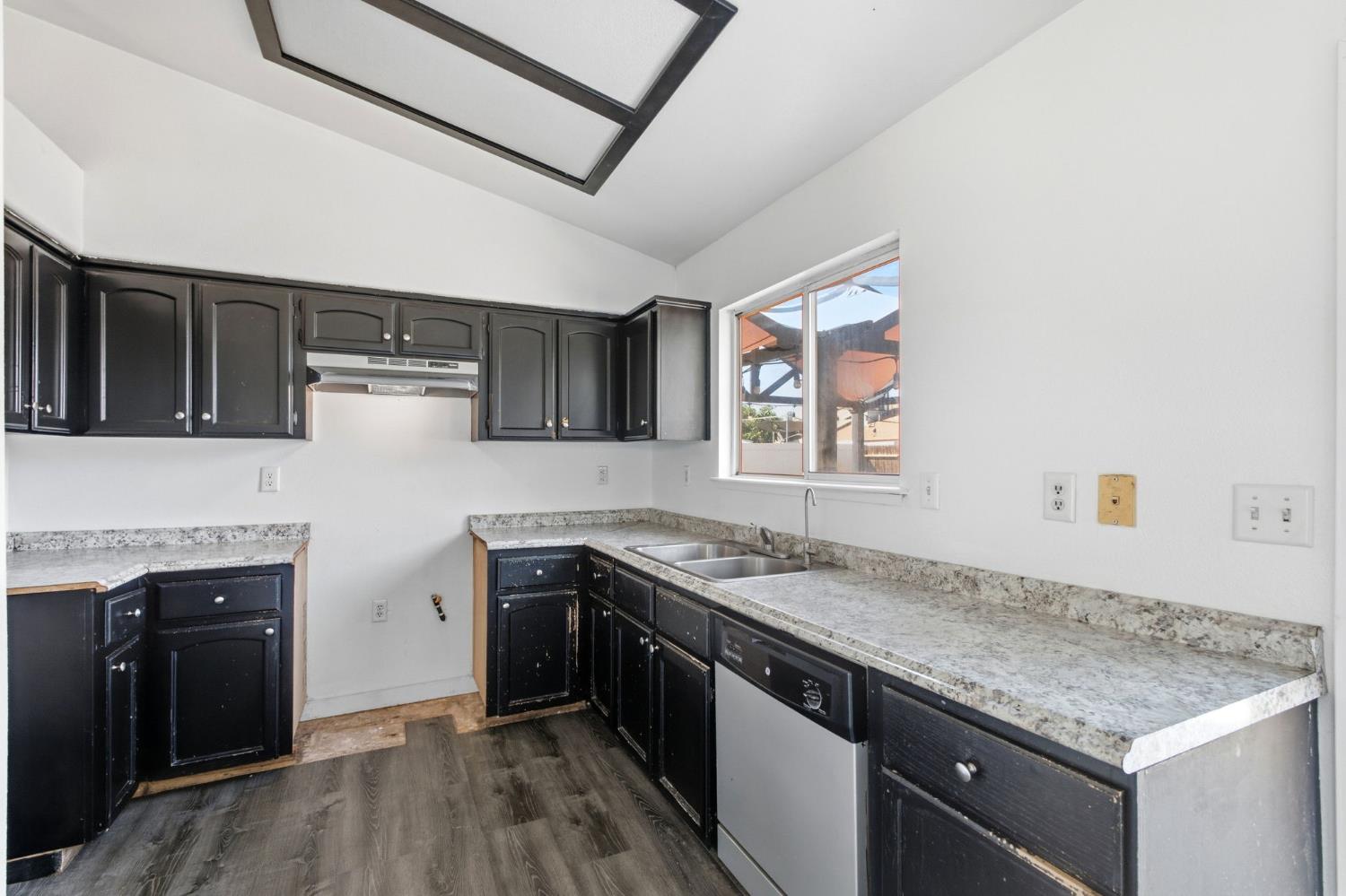 2332 S Karen Ave, Fresno, CA 93725