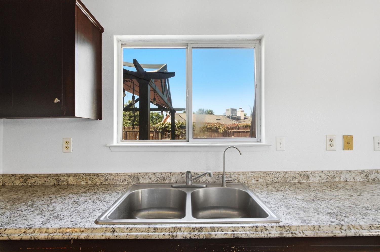 2332 S Karen Ave, Fresno, CA 93725