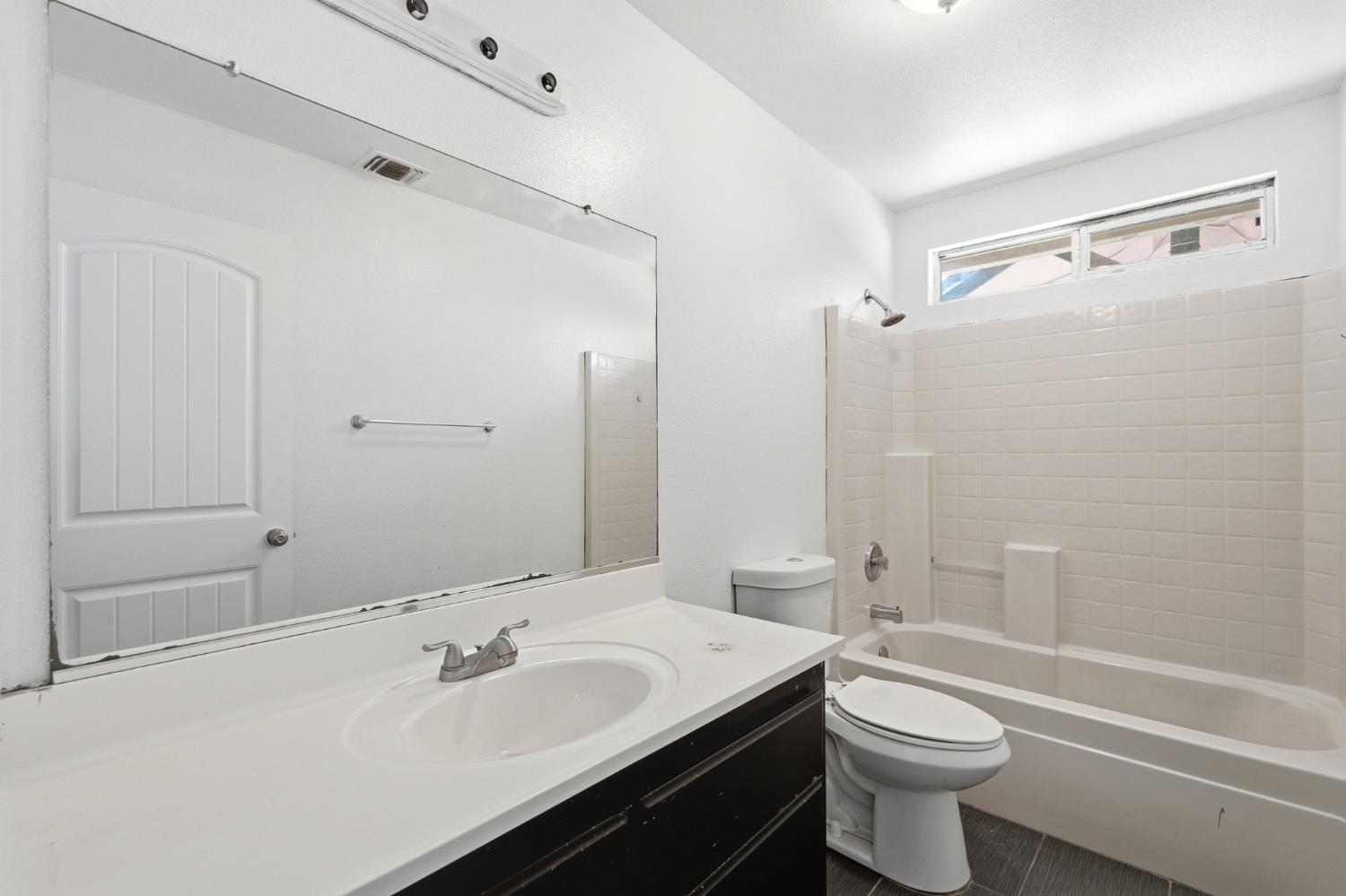 2332 S Karen Ave, Fresno, CA 93725