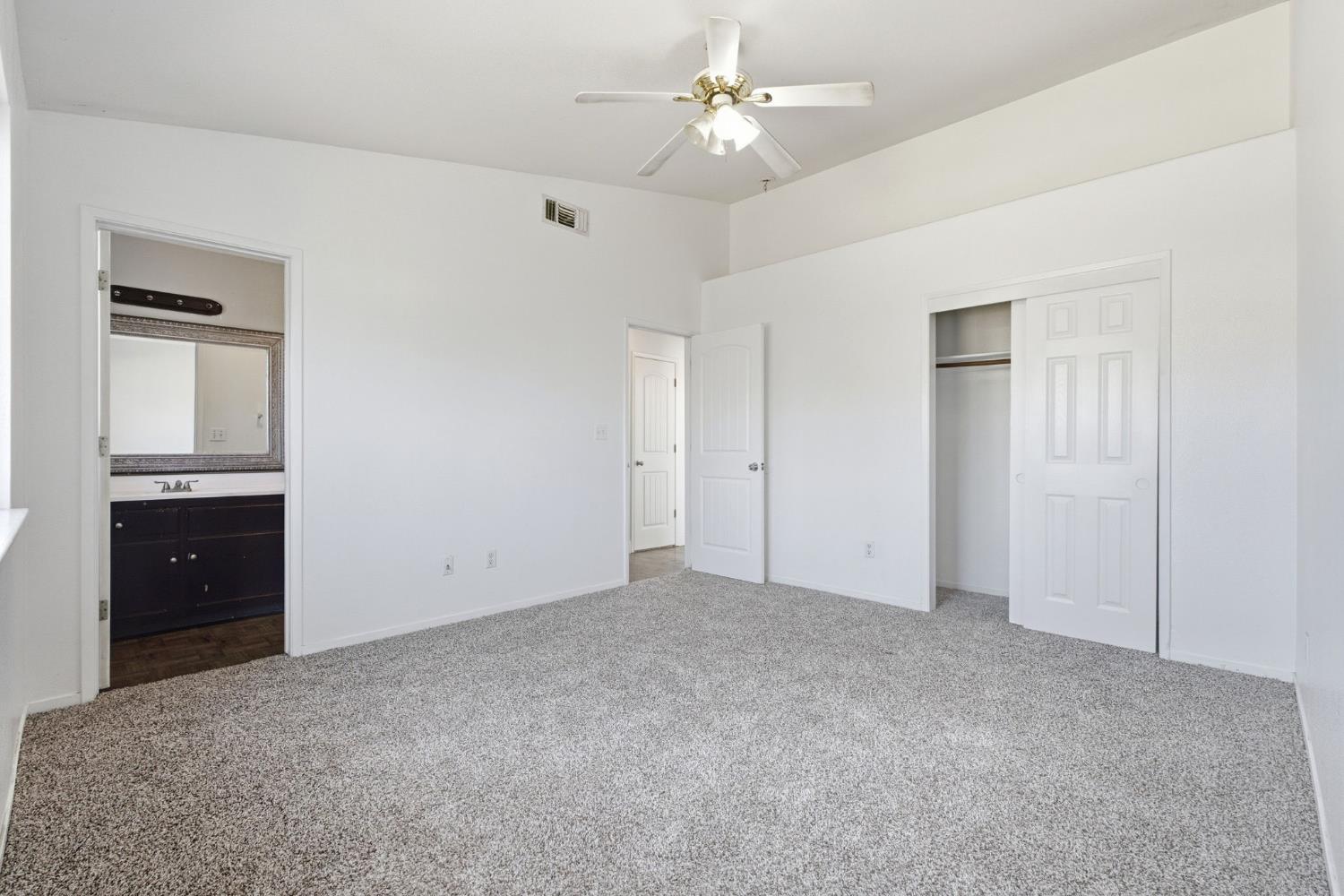 2332 S Karen Ave, Fresno, CA 93725