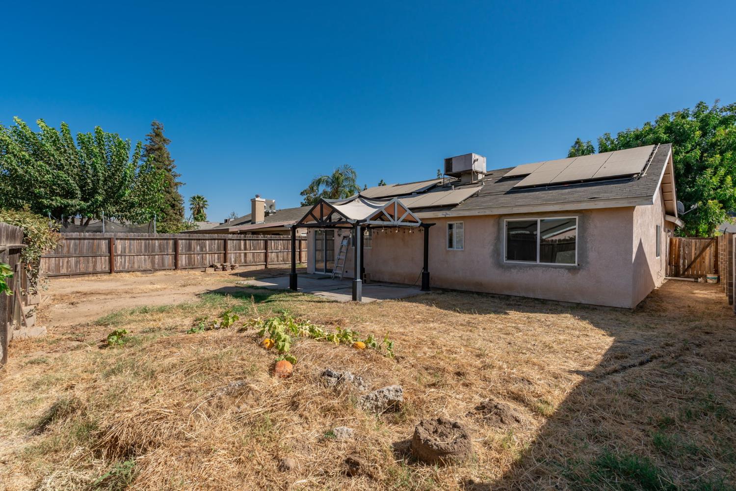 2332 S Karen Ave, Fresno, CA 93725