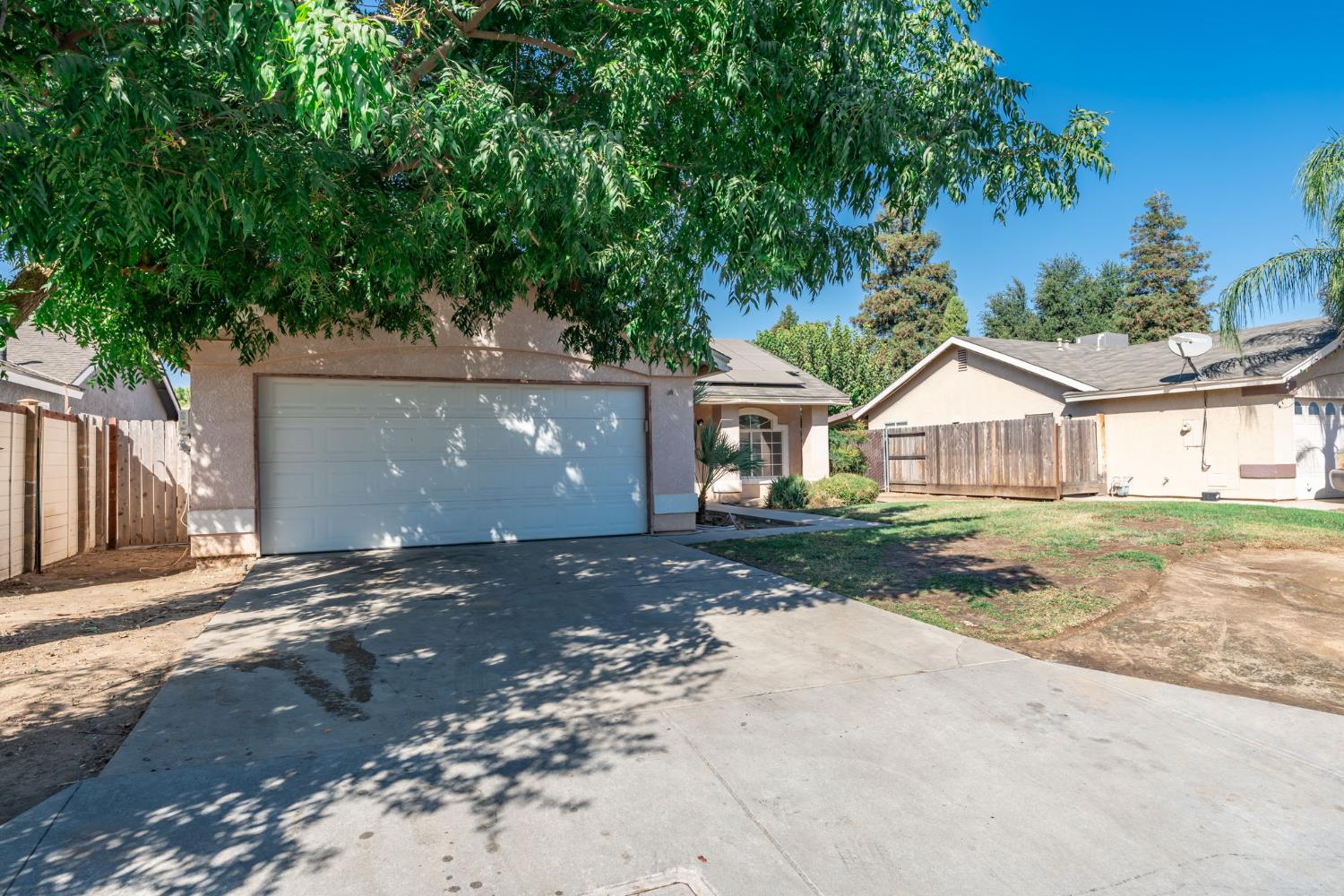 2332 S Karen Ave, Fresno, CA 93725